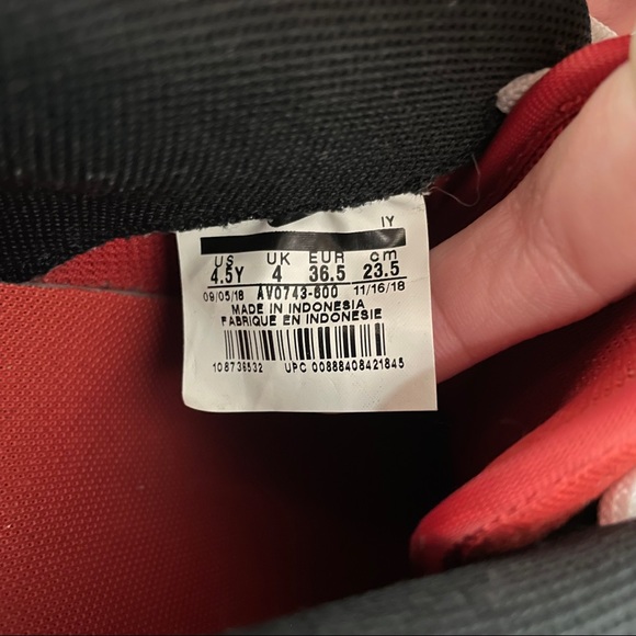 Nike Air Force 1 - Picture 5 of 6